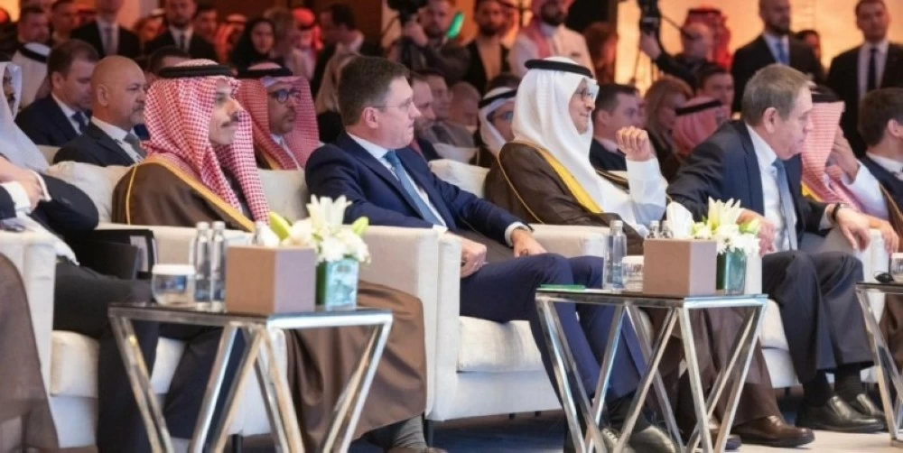 المملكة وروسيا توقعان اتفاقية الإعفاء المتبادل من تأشيرات الدخول لمواطني البلدين.
