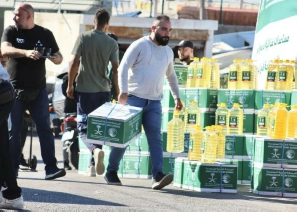 المساعدات استفاد منها 4,040 فرداً ضمن مشروعي توزيع المساعدات الغذائية لدعم الأسر الأكثر حاجة. (واس).