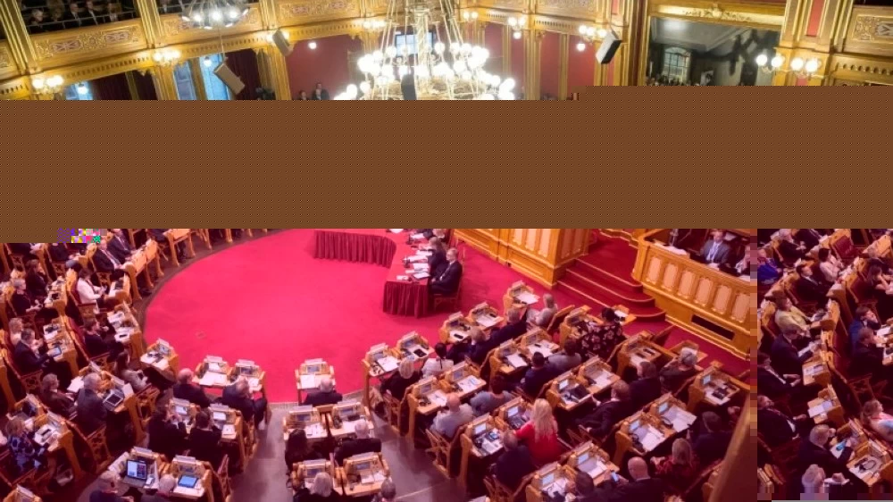 يواجه رئيس الوزراء يوناس غار ستور خيارين قاسيين إما التوصل إلى حل وسط في ساعات، أو الدعوة إلى تصويت ثقة يوم الجمعة.