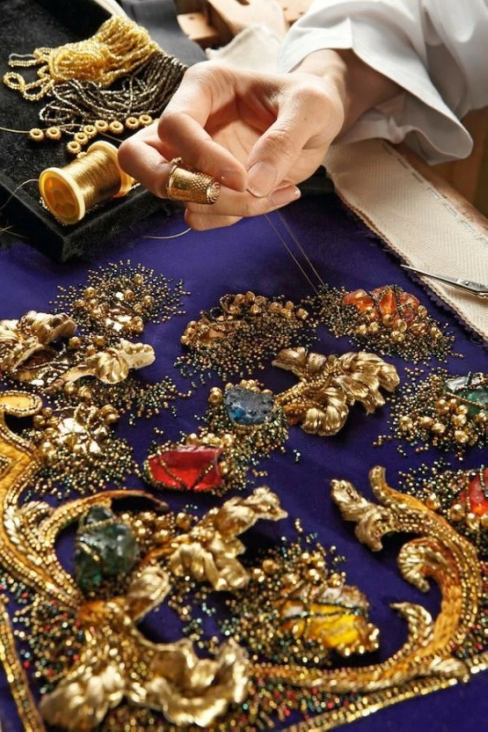 صناعة الموضة لم تعد مقتصرة على الأسعار الباهظة أو العلامات التجارية، بل على الأصالة والجودة.