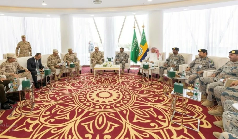 مسؤولوا حرس الحدود في السعودية ومصر، خلال عقدهم اجتماعهم الـ9 في الرياض. (واس).