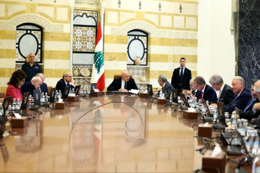 الرئيس اللبناني يترأس جلسة مجلس الوزراء..