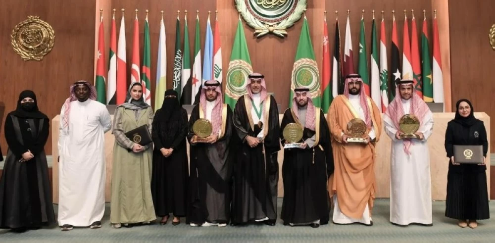 توكلنا يحقق جائزة أفضل تطبيق حكومي عربي ذكي