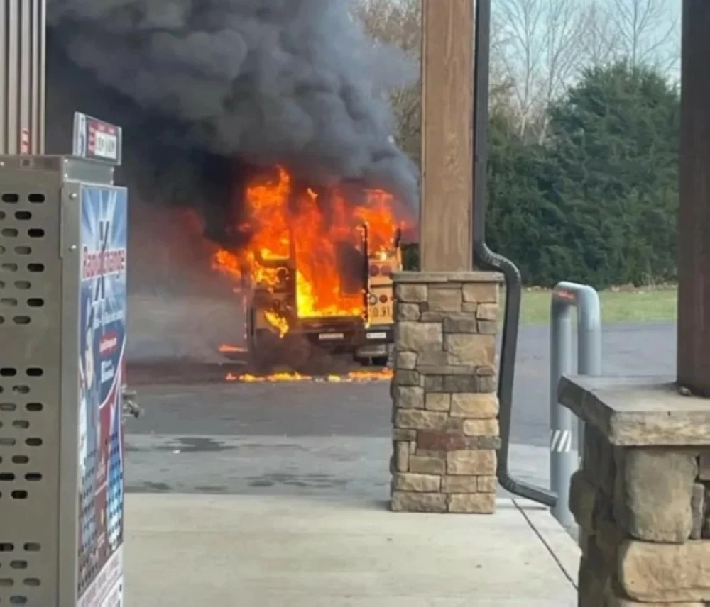 لا تزال أسباب اندلاع الحريق قيد التحقيق.