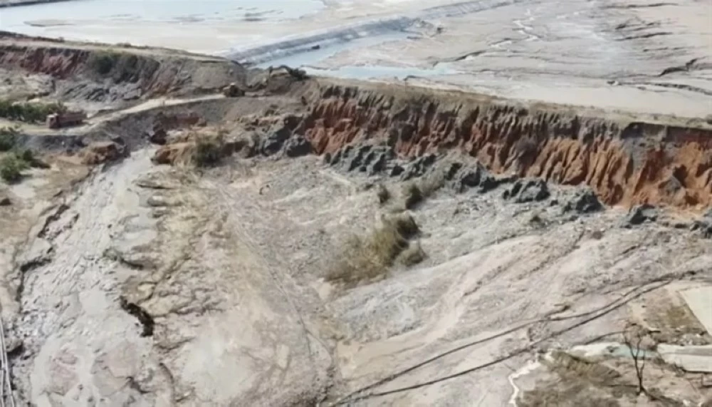 رفع 176 مزارعاً زامبياً دعوى تعويض بقيمة 80 مليار دولار ضد شركتين صينيتين.