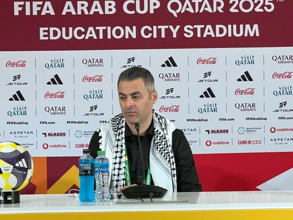 مدرب منتخب فلسطين إيهاب أبو جزر