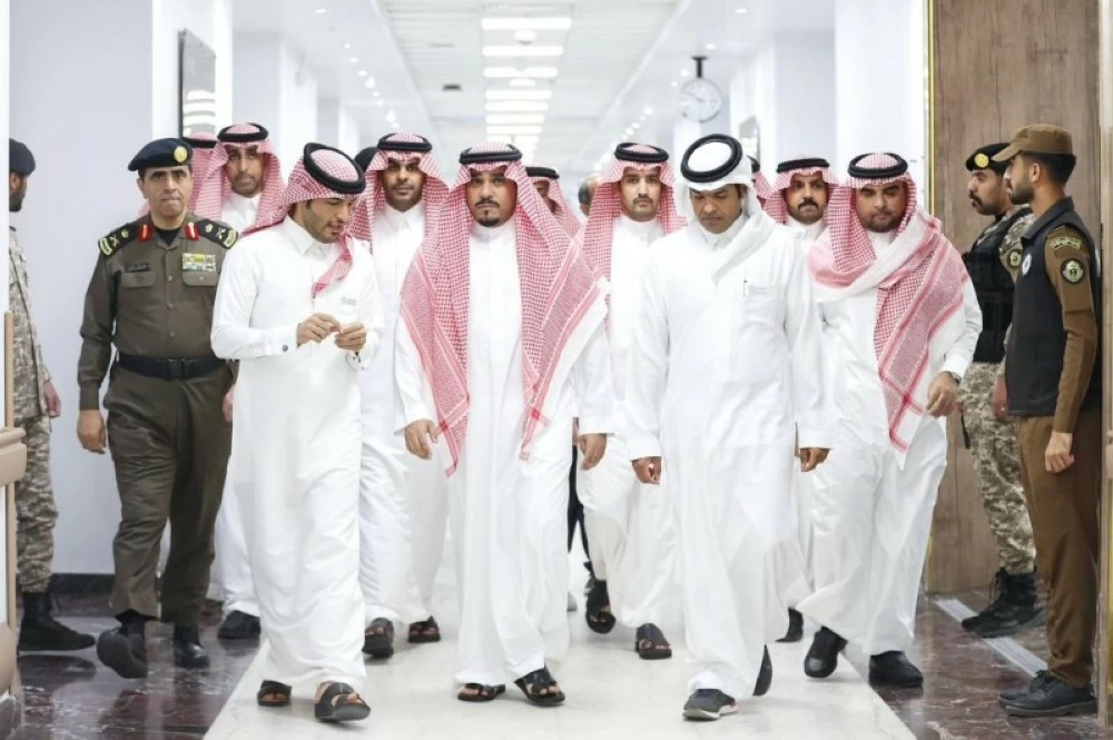 نائب أمير نجران يتفقد مستشفى الملك خالد