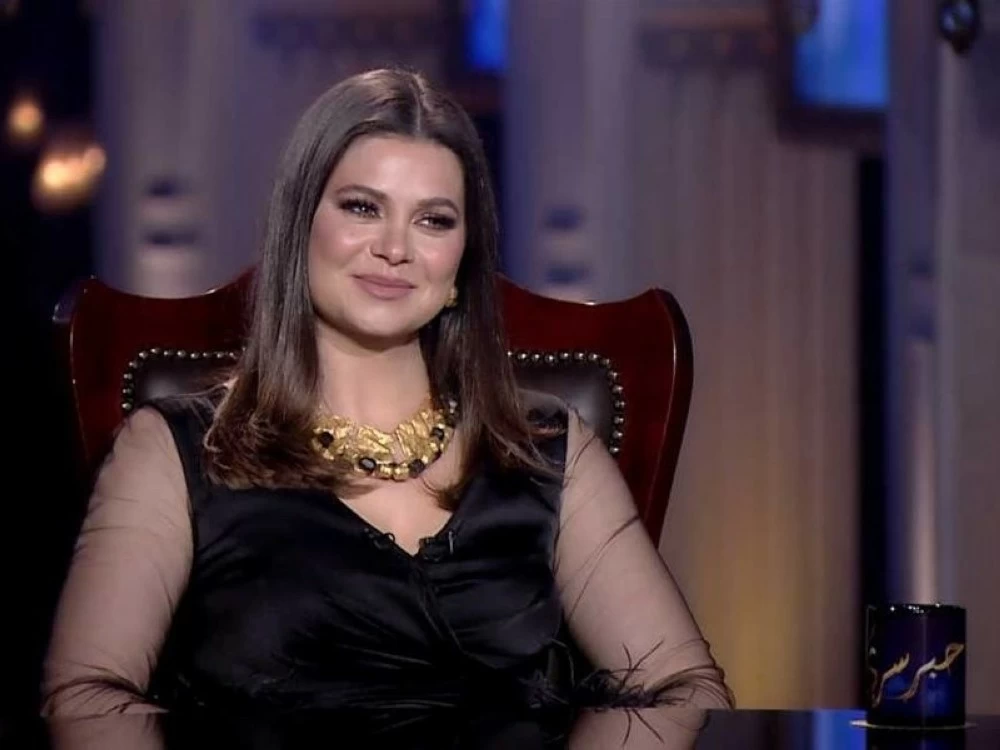 يسرا اللوزي