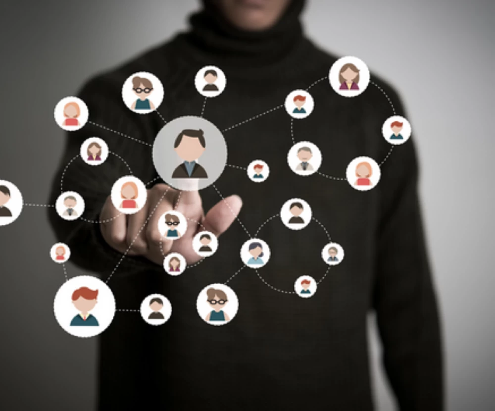 تفكيك أباطيل المضللين