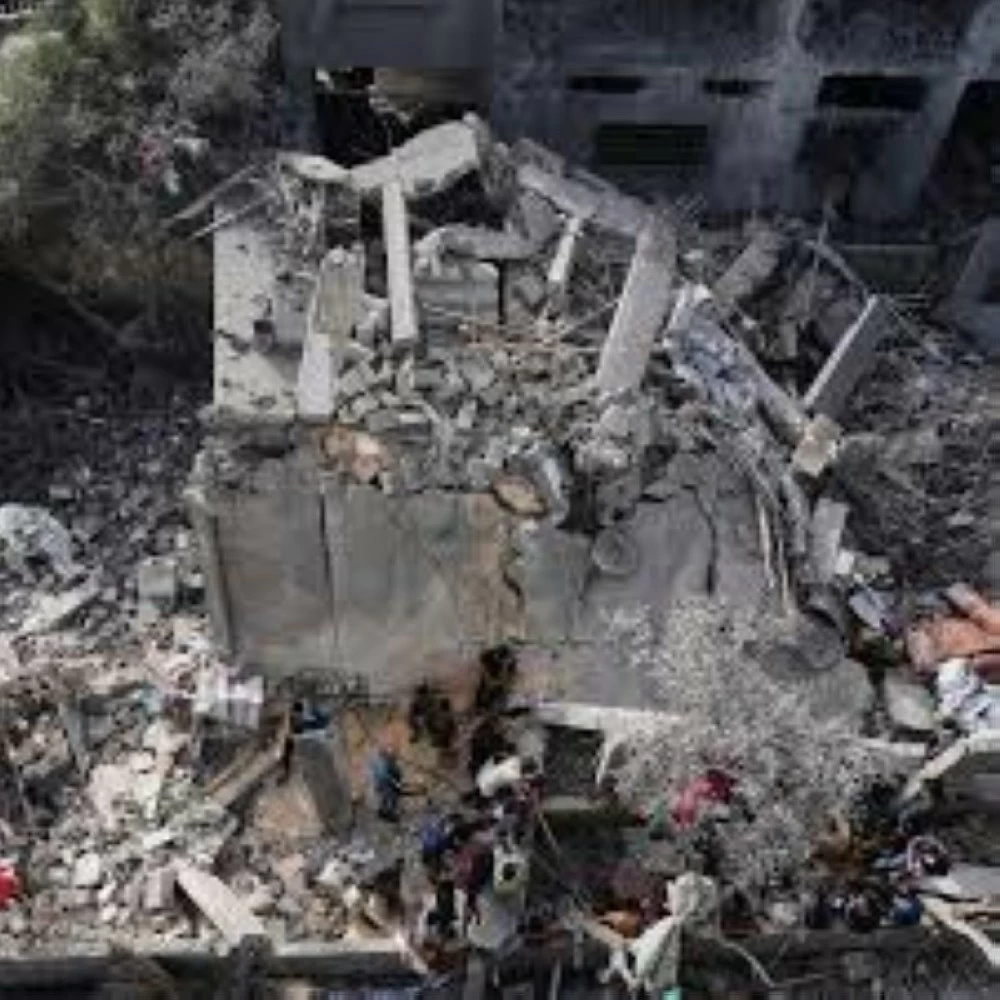 الأنقاض في قطاع غزة. 