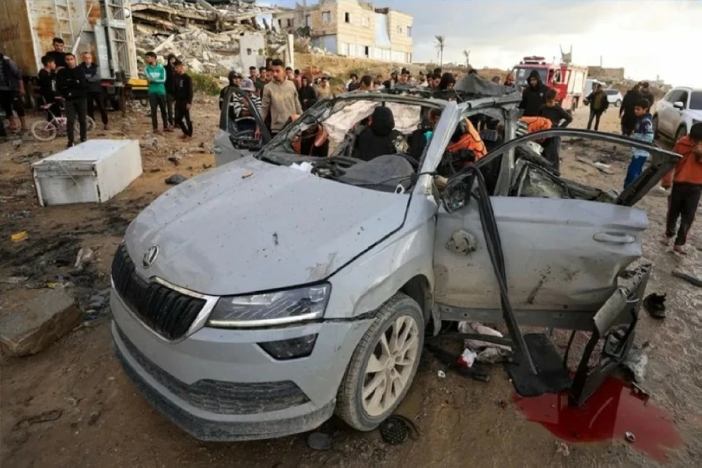 السيارة المتضررة جراء الغارة الإسرائيلية