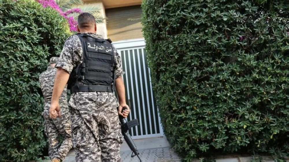 أظهرت التحريات أن سيارة وصلت إلى موقع العثور على الجثة فجر 14 نوفمبر واتضح لاحقاً أنها تعود لوالدة الضحية.
