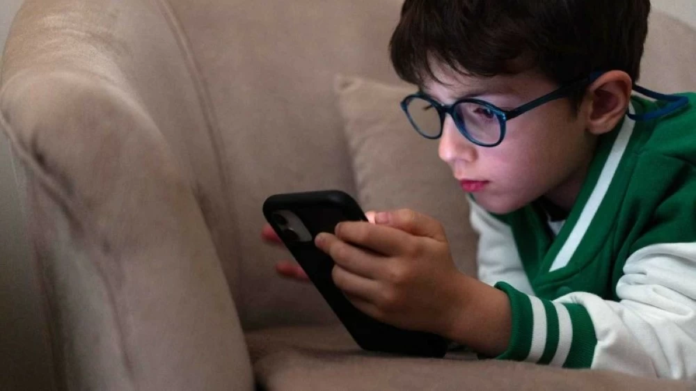 تستقطب المنصات ملايين المستخدمين دون سن 18 عاماً.