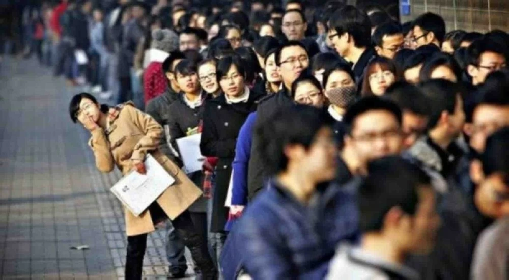 أثار الأمر اهتمام الرأي العام بعد أن رفع لي دعوى قضائية ضد الشركة مطالباً بتعويض عن فصله التعسفي.