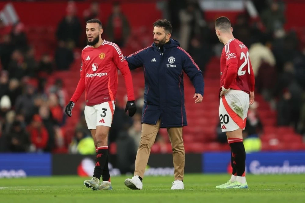 الفيفا يتدخل.. لماذا مُنع مزراوي من اللعب مع مانشستر يونايتد؟