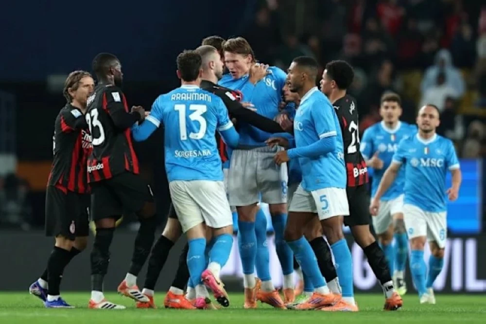 نابولي يهزم ميلان.. ويبلغ نهائي السوبر الإيطالي. للاطلاع على 