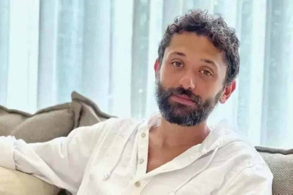 كريم محمود عبدالعزيز لـ «عكاظ»: «طلقني» جذبني بفكرته. للاطلاع على 