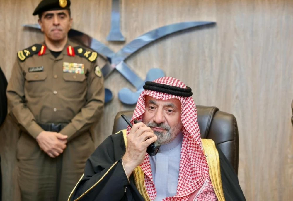 أمير نجران يشهد تنفيذ أعمال ميدانية للدفاع المدني