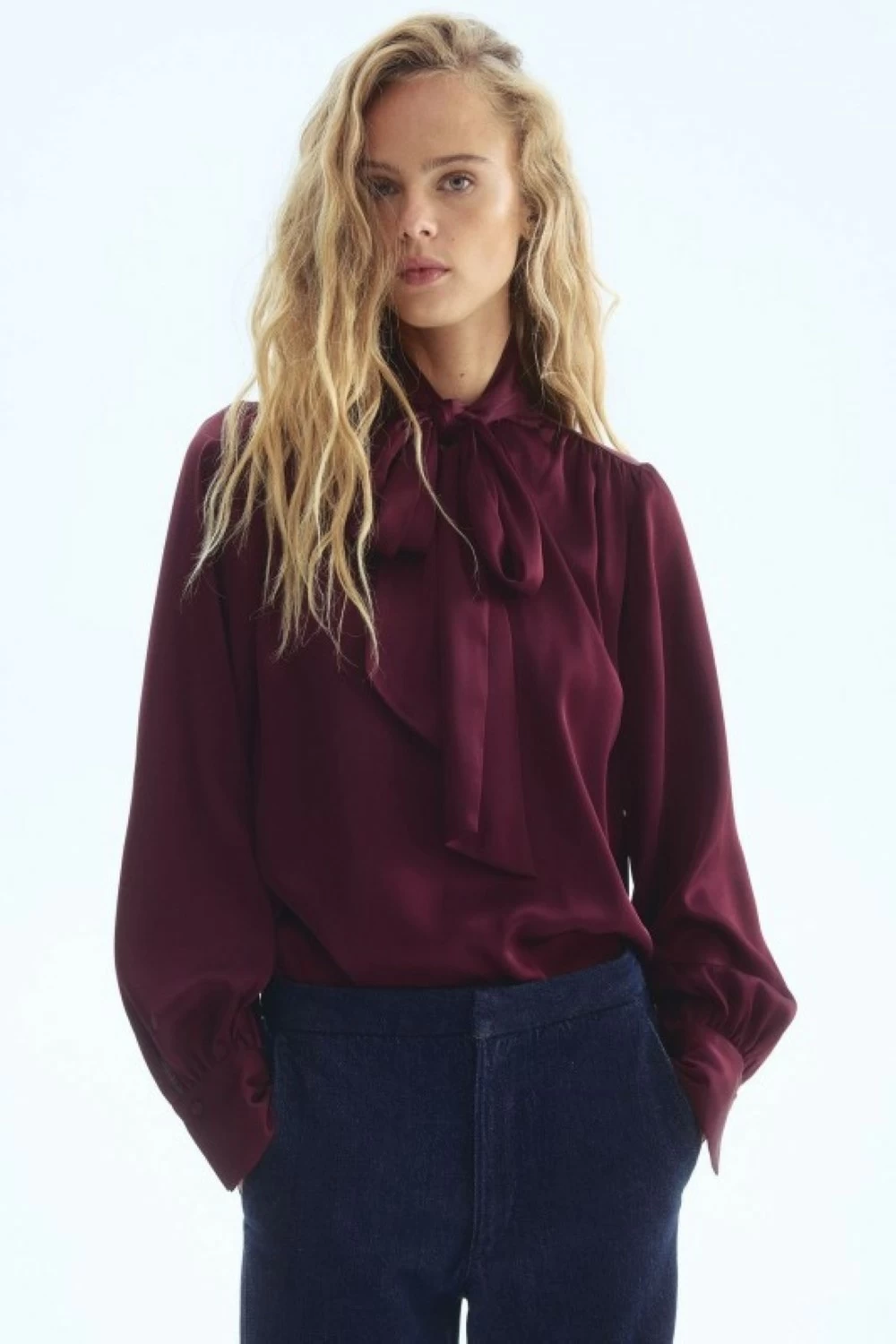 ياقة اللافاليير 
