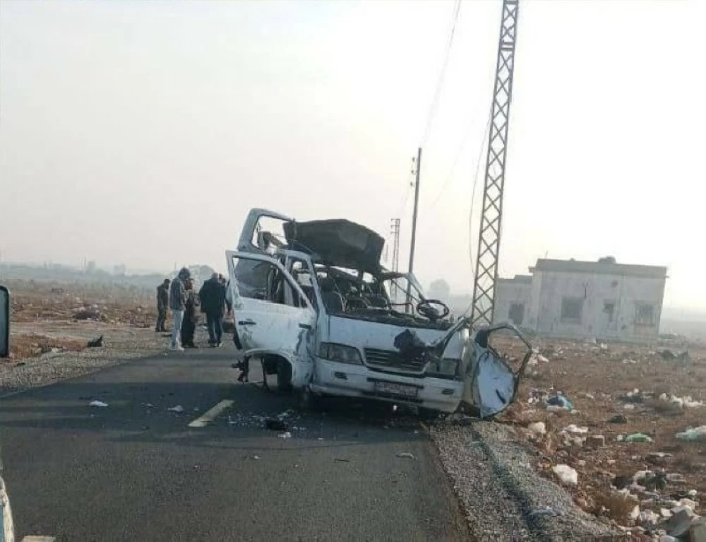 السيارة التي استهدفتها الغارة الإسرائيلية.