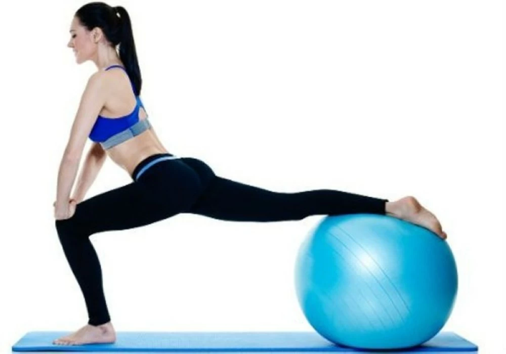 فوائد كرة اليوغا في تقوية الجذع وتحسين التوازن