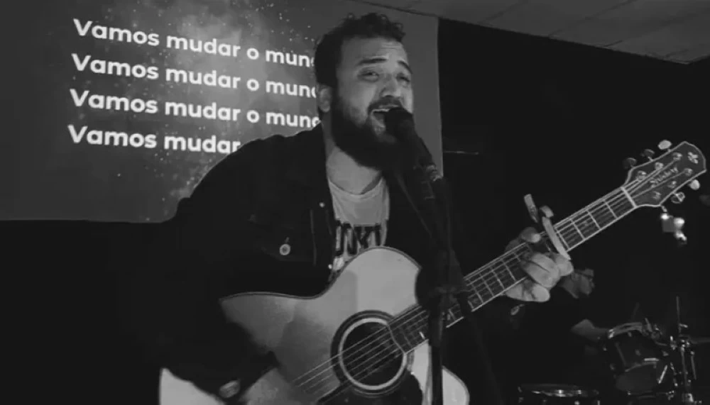 صعقة كهربائية تنهي حياة فنان شاب