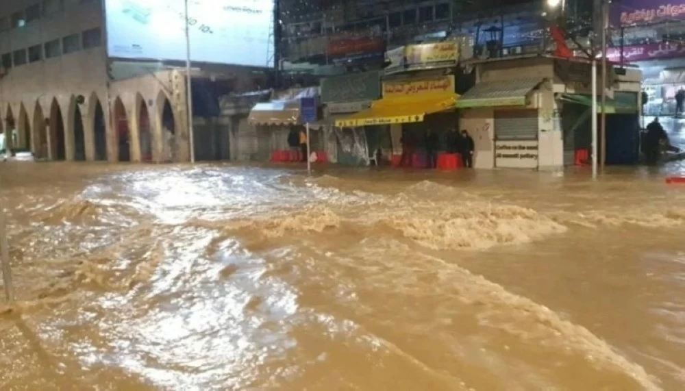 «أمطار الأردن»: السيول تبتلع شاباً.. وإنقاذ بطولي في «الكرك»