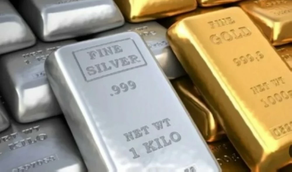 سجلت العقود الآجلة للفضة مستوى قياسياً جديداً ليلة أمس.