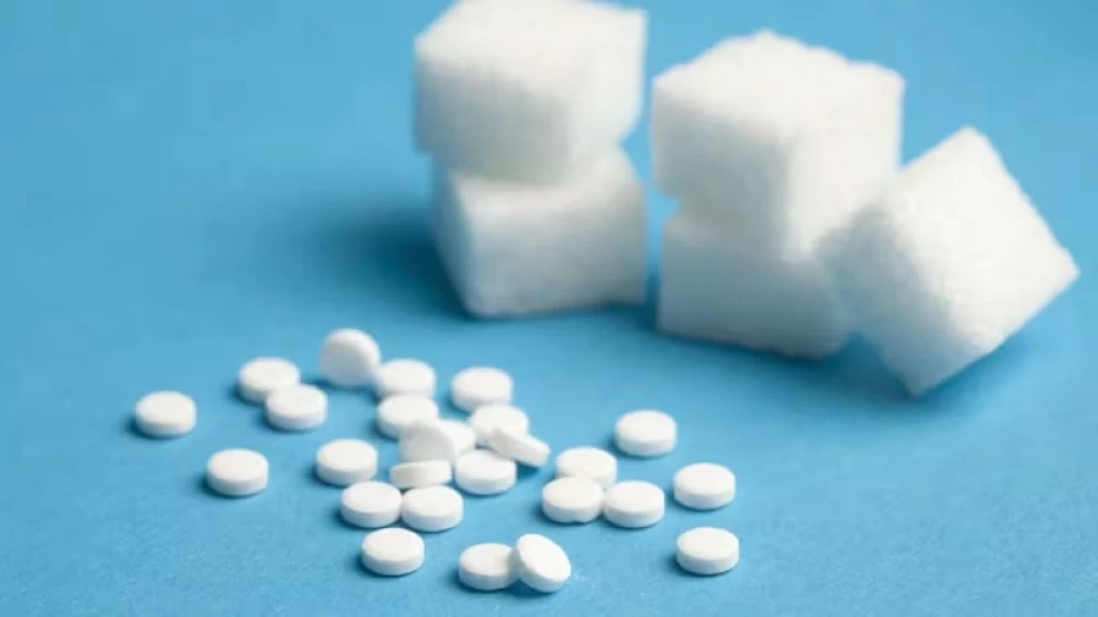 استهلاك المحليات الصناعية يؤثر على القلب والدماغ حتى عند جرعات منخفضة. للاطلاع على 