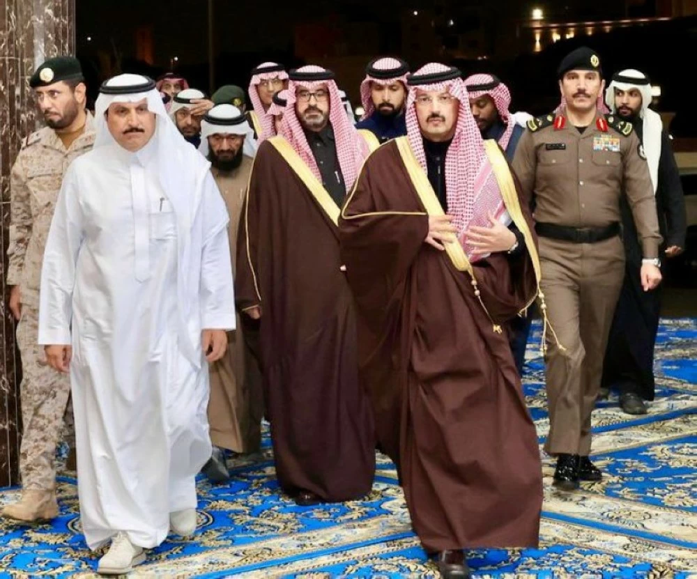 أمير عسير يقدم التعازي في وفاة البسامي