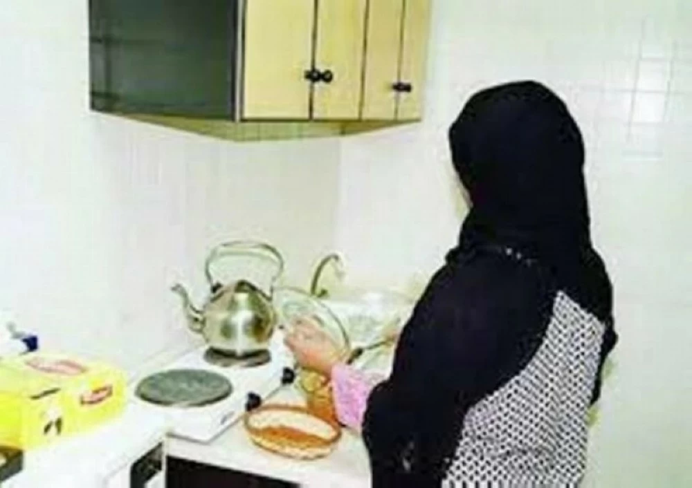 اليوم.. بدء تطبيق قرار إلزام تحويل رواتب العمالة المنزلية عبر البنوك والمحافظ الرقمية