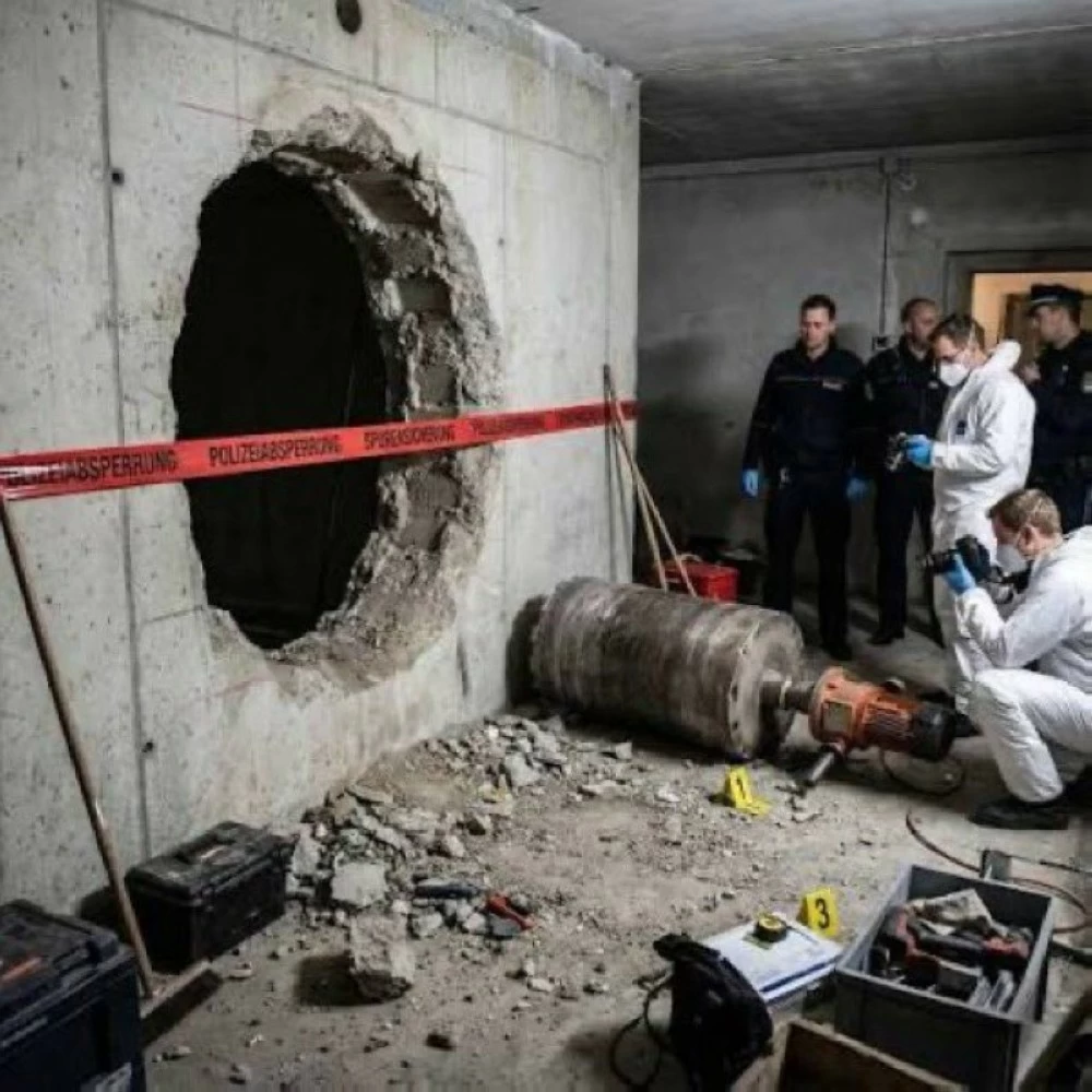 خلال عطلة عيد الميلاد.. نفق سري يؤدي إلى أكبر خسارة في تاريخ البنوك الألمانية. للاطلاع على 