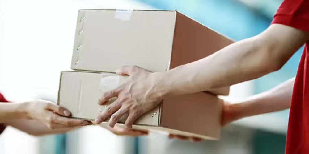 عدم استلام أو نقل أي شحنة بريدية لا تتضمن العنوان الوطني 