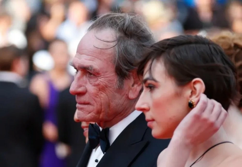 صدمة في هوليوود.. العثور على جثة ابنة نجم أمريكي في فندق