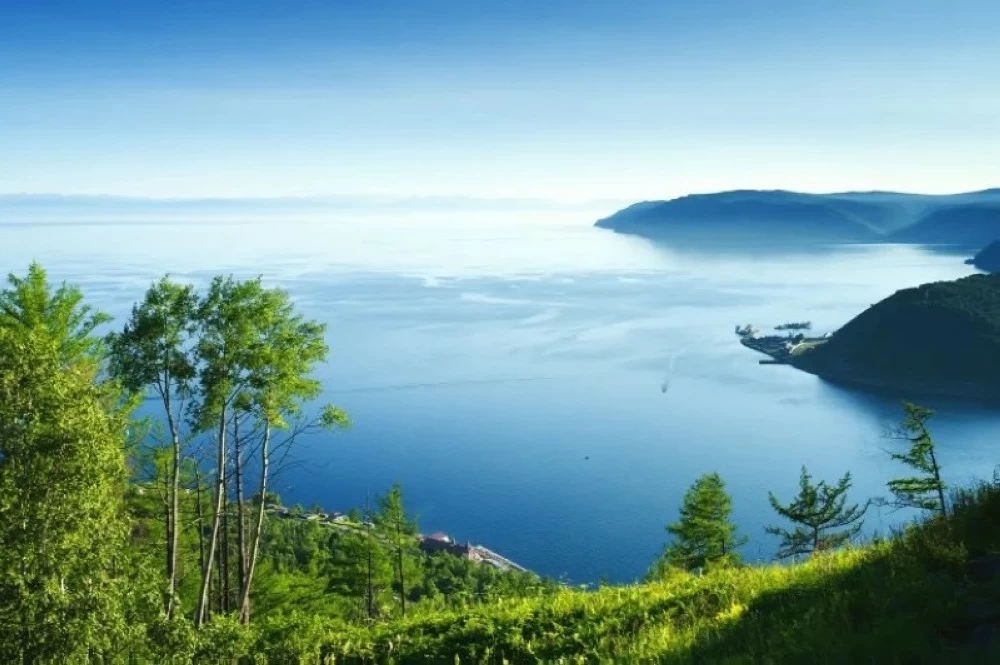 بايكال الروسية.. «جوهرة سيبيرية» تجمع المغامرة والجمال الخارق