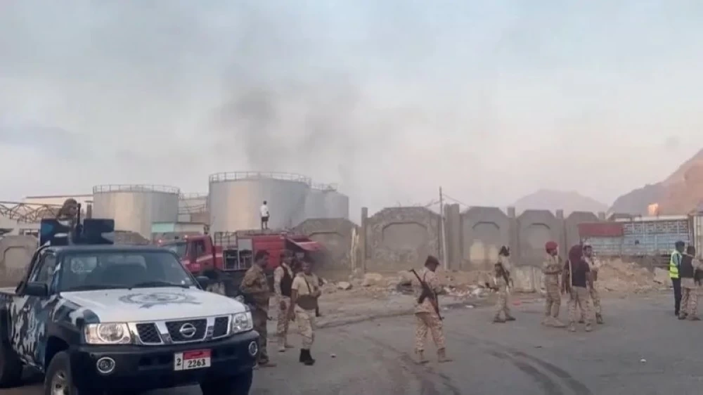 «درع الوطن» تدخل المكلا ومطار الريان