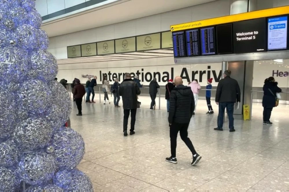 بداية من الشهر القادم.. لا سفر لبريطانيا دون تصريح إلكتروني