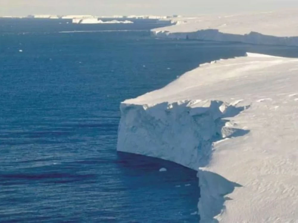 الارتفاع المستمر في درجات حرارة سطح البحر من شأنه أن يؤدي إلى بروز ظاهرة تضخيم الاحترار في القارة القطبية الجنوبية تدريجياً.