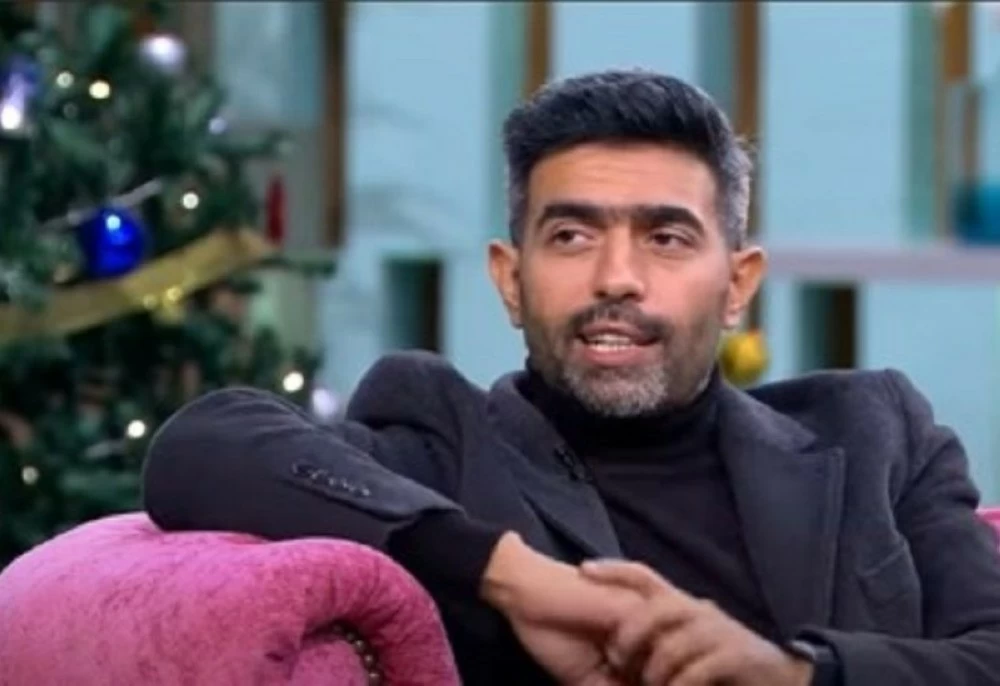 الفنان عمرو عابد.