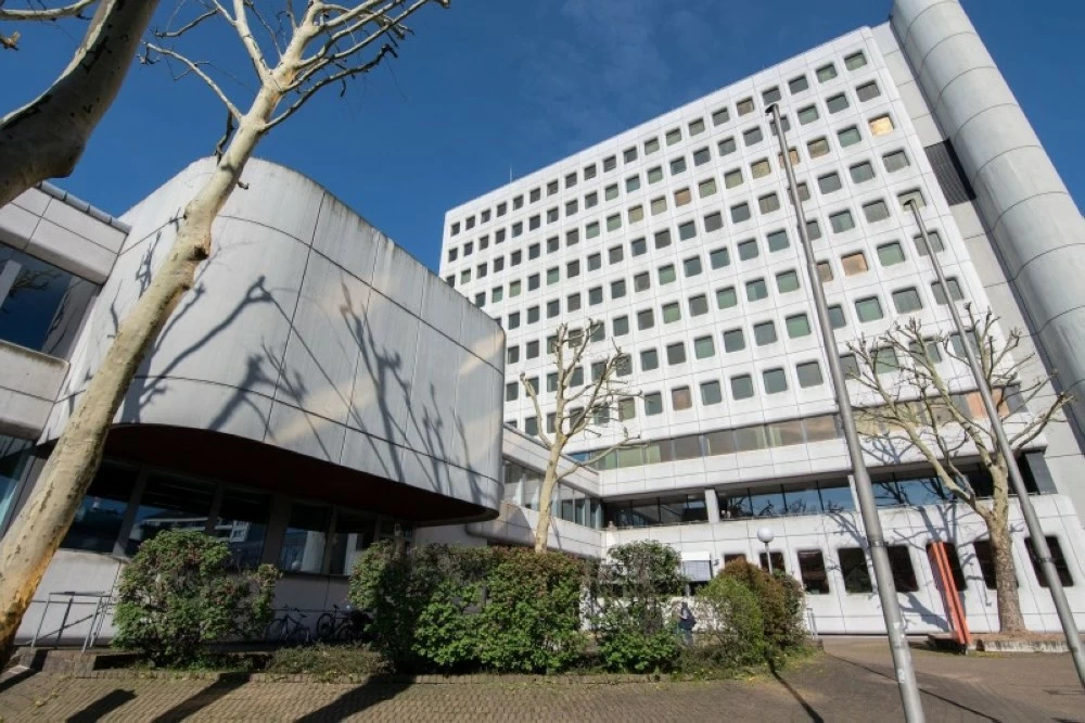 تمثل والدة الأم والجدان أمام المحكمة في ألمانيا.