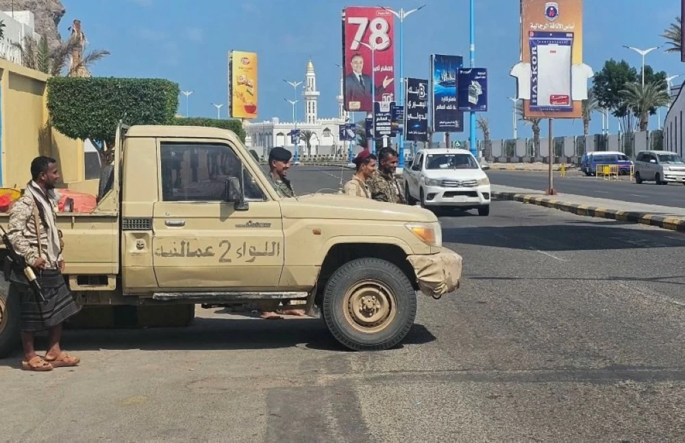 «العمالقة» تُحبط إثارة الفوضى في عدن وتهريب سجناء في لحج. للاطلاع على 