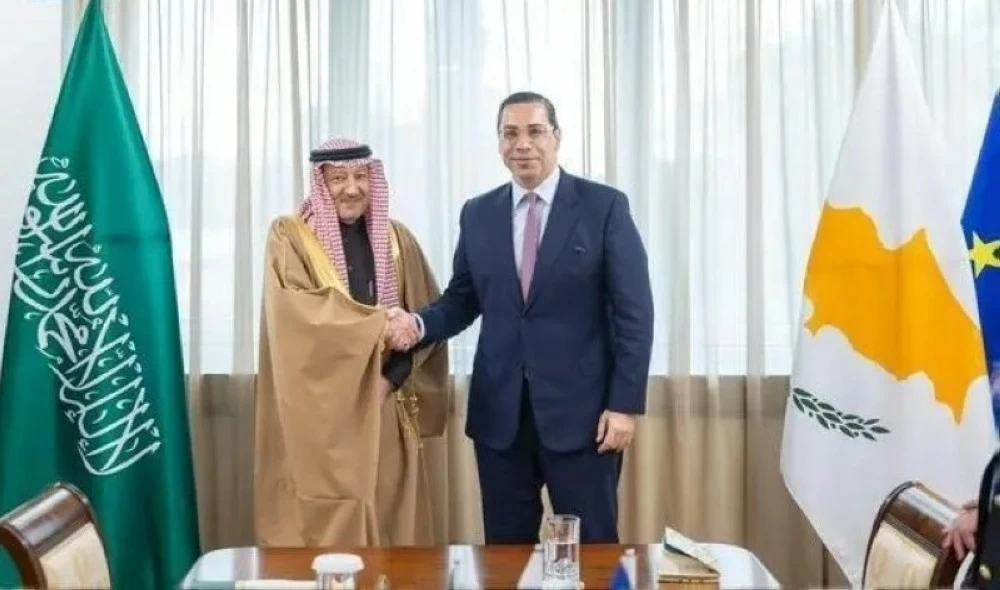 نائب وزير الخارجية يلتقي وزير خارجية قبرص