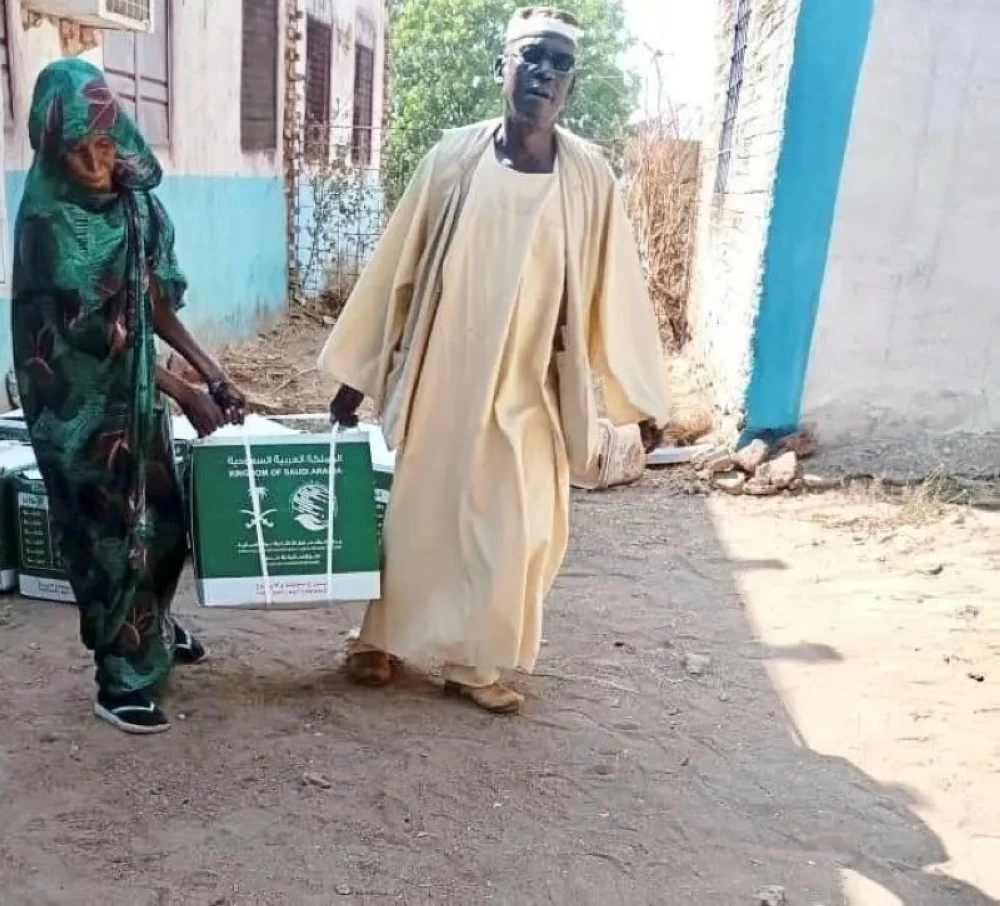 «سلمان للإغاثة» يوزّع (500) سلة غذائية للأسر في محلية الروصيرص بولاية النيل الأزرق السودانية