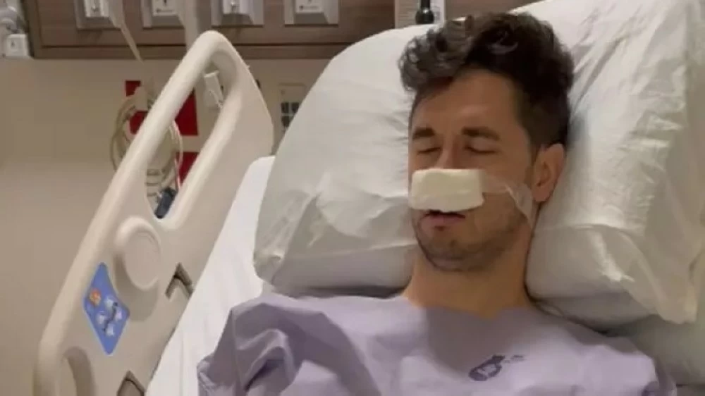 تكررت هذه الحالة مع تشيس بعد عدة عمليات جراحية على مدار أكثر من عشر سنوات.