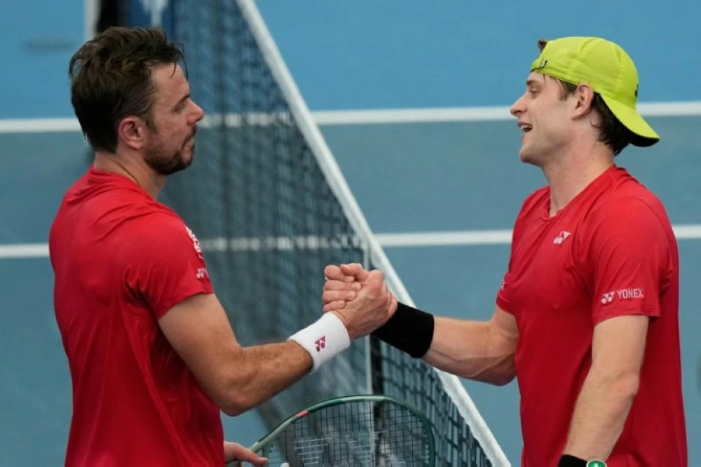 سويسرا تبلغ نهائي كأس الاتحاد للتنس بعد فوز مثير على بلجيكا