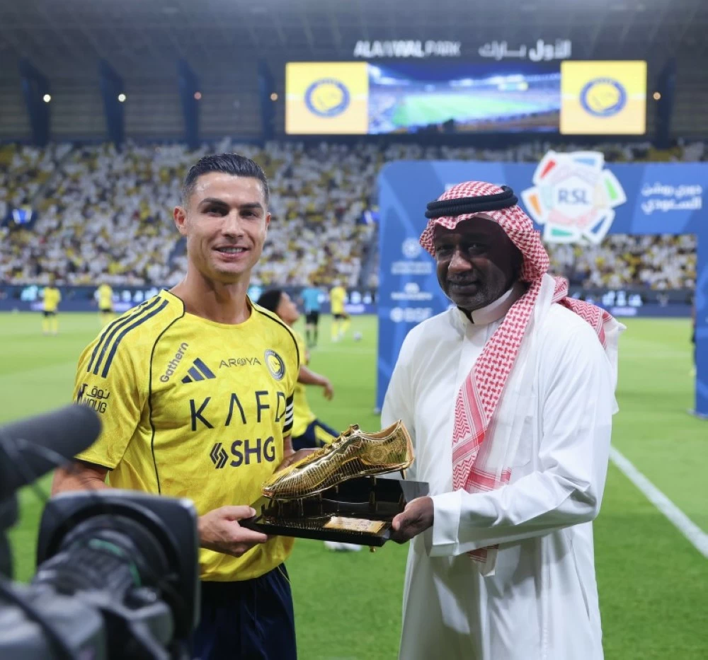 ماجد عبدالله يطالب النصراويين بعدم النوم قبل الديربي. : مسعد العضياني. للاطلاع على التفاصيل 