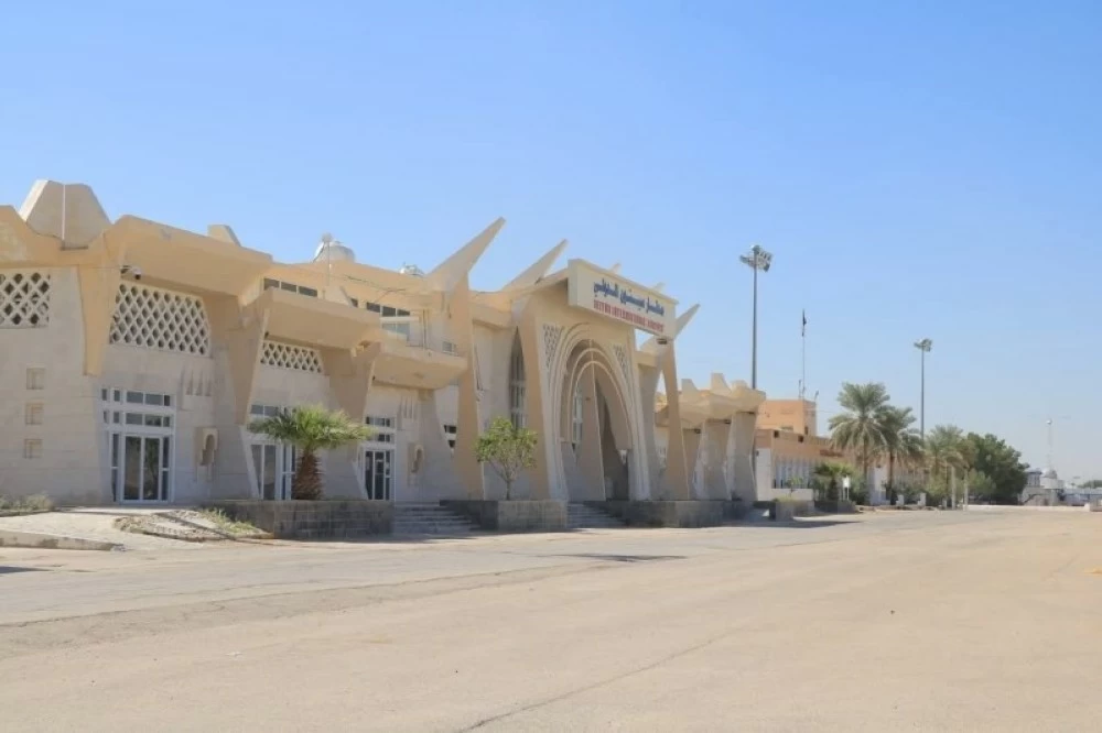 عاجل | بعد إعادته للعمل.. أول رحلة مدنية تصل مطار سيئون في حضرموت. للاطلاع على 