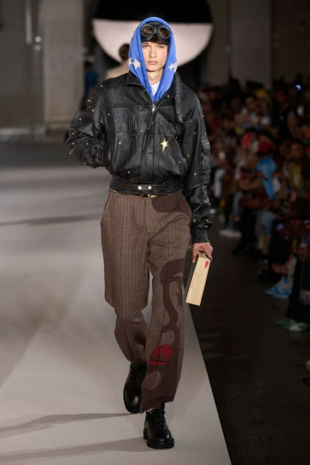 تأثير اليابان في الموضة العالمية عبر عروض شينيا كوزوكا