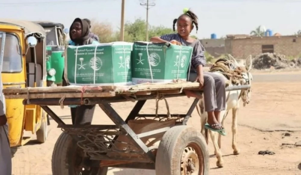 «سلمان للإغاثة» يوزّع (1050) سلة غذائية في محلية كوستي بولاية النيل الأبيض في السودان