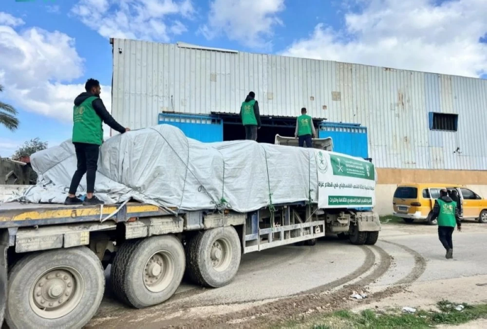 وصول قافلة مساعدات غذائية جديدة من «سلمان للإغاثة» إلى غزة